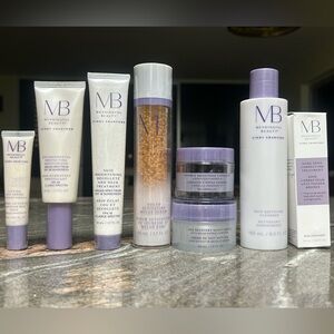 8 piece Meaningful Beauty skincare set! This is a set, when you buy you get all!